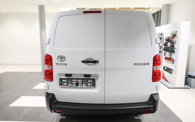 Toyota ProAce cena 192618 przebieg: 4, rok produkcji 2024 z Siechnice małe 137